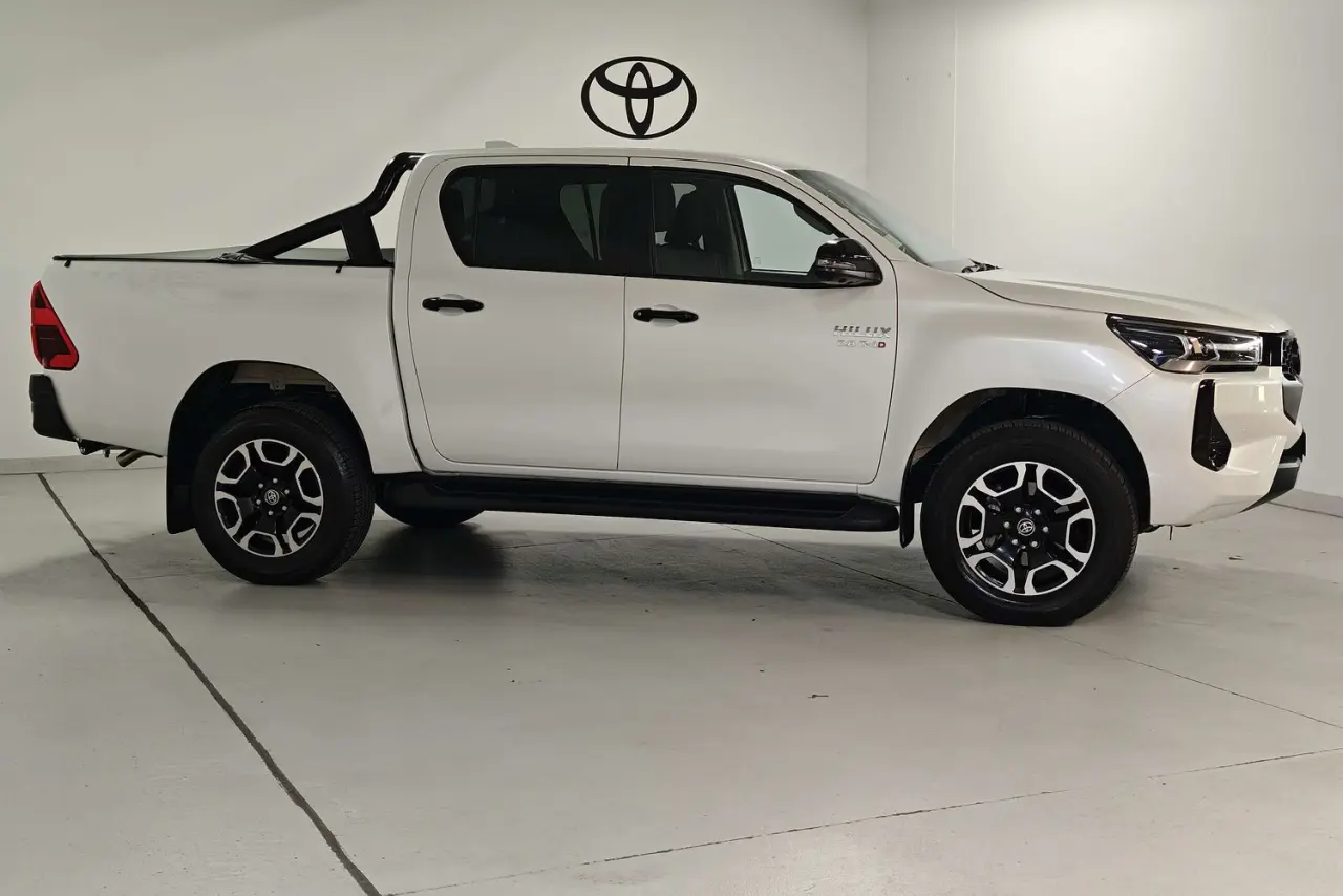 2025 Toyota Hilux Gallery Image 4