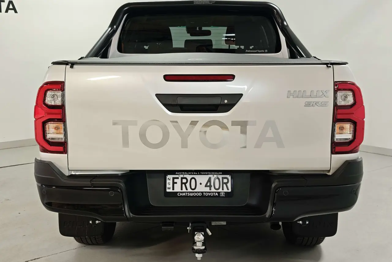 2025 Toyota Hilux Gallery Image 8
