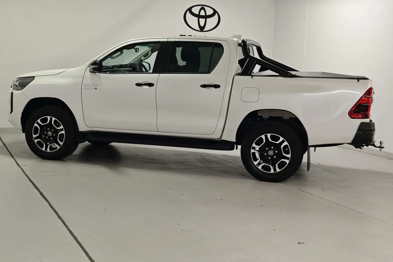 2025 Toyota Hilux Gallery Image 9