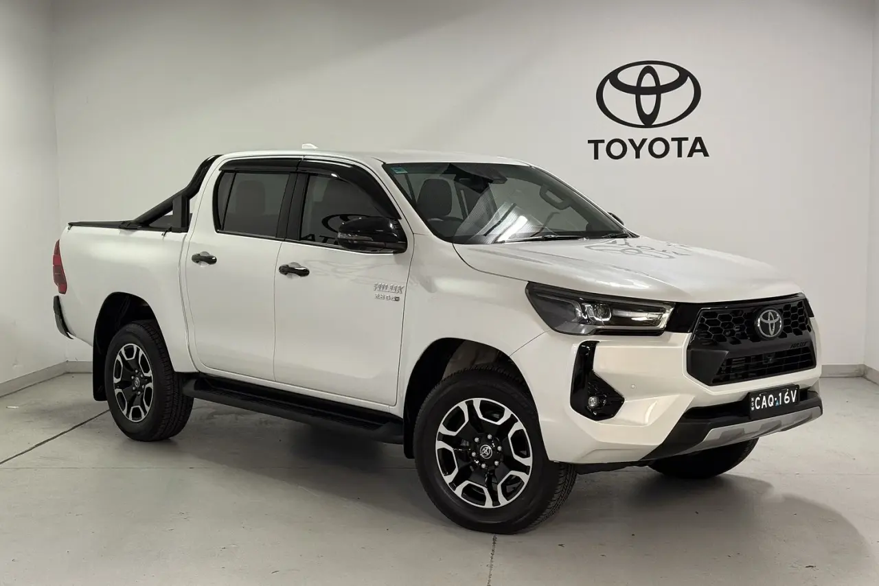 2025 Toyota Hilux Gallery Image 1