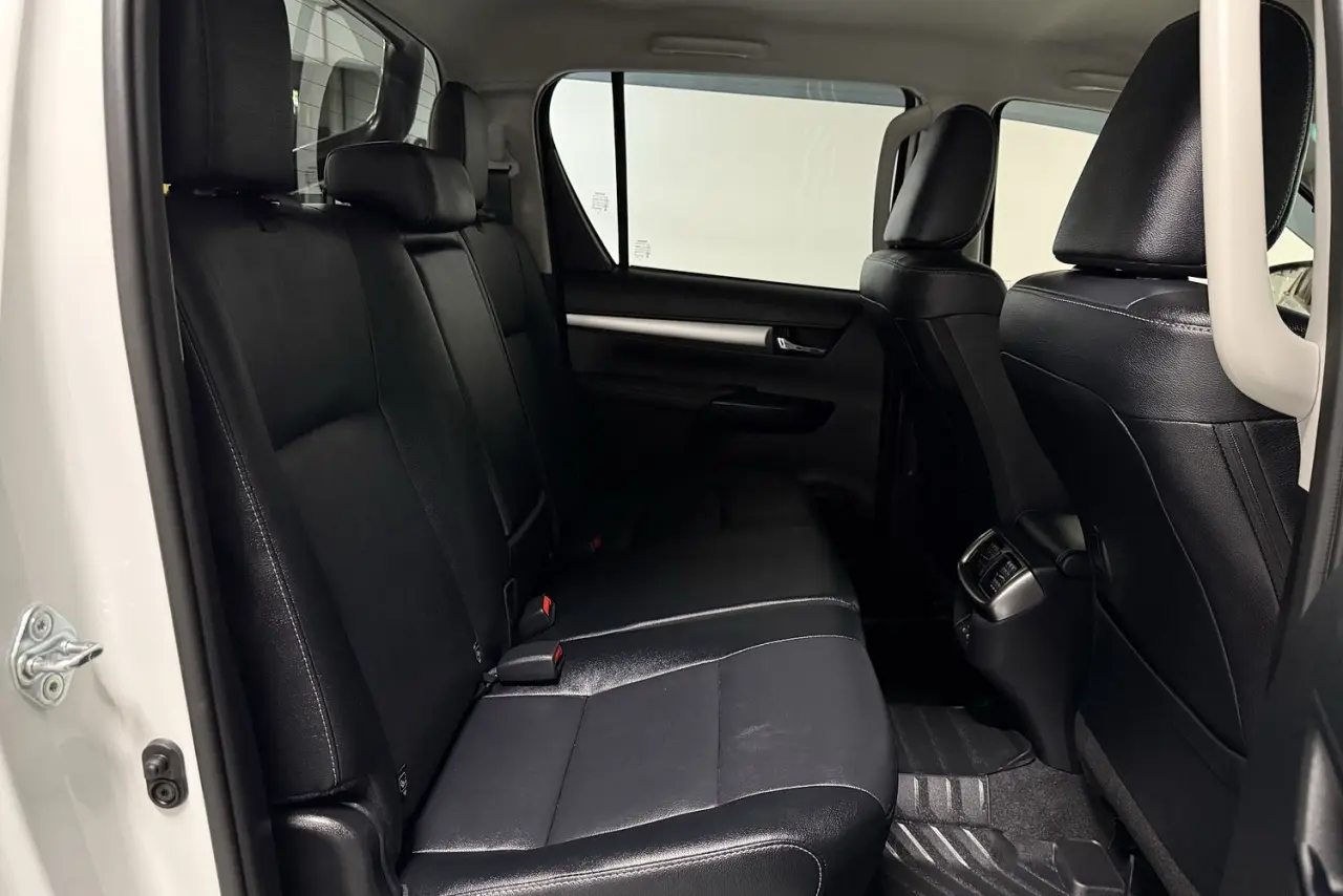 2025 Toyota Hilux Gallery Image 10
