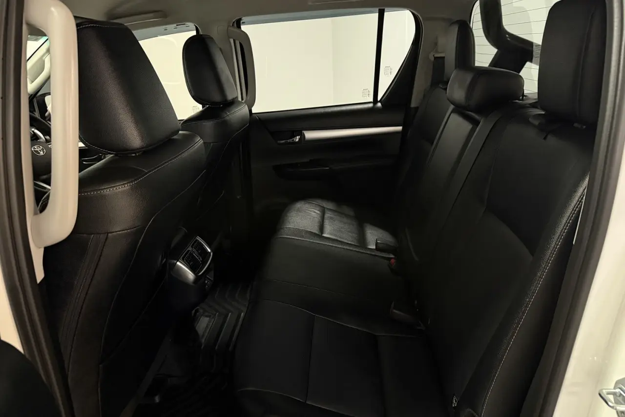 2025 Toyota Hilux Gallery Image 12