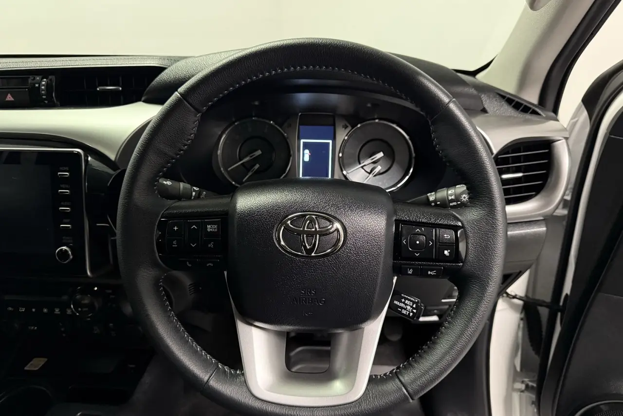 2025 Toyota Hilux Gallery Image 15