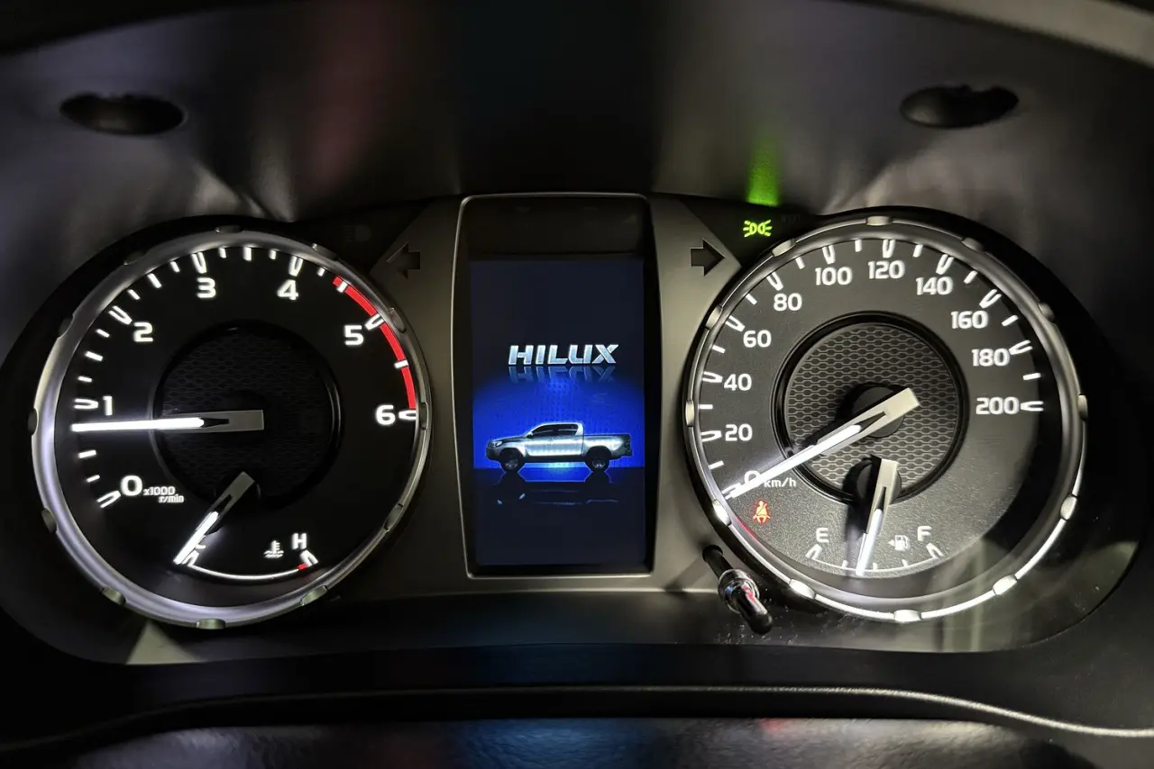2025 Toyota Hilux Gallery Image 16