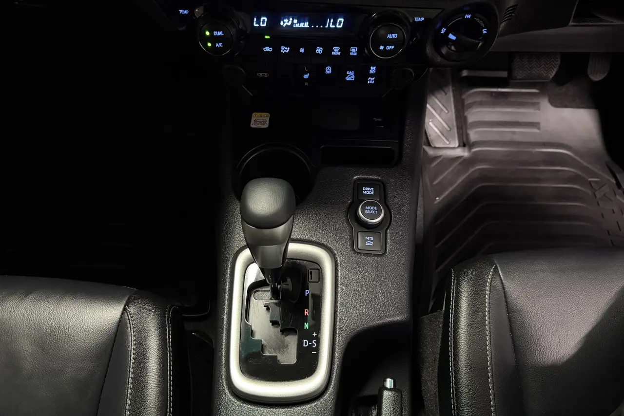 2025 Toyota Hilux Gallery Image 18