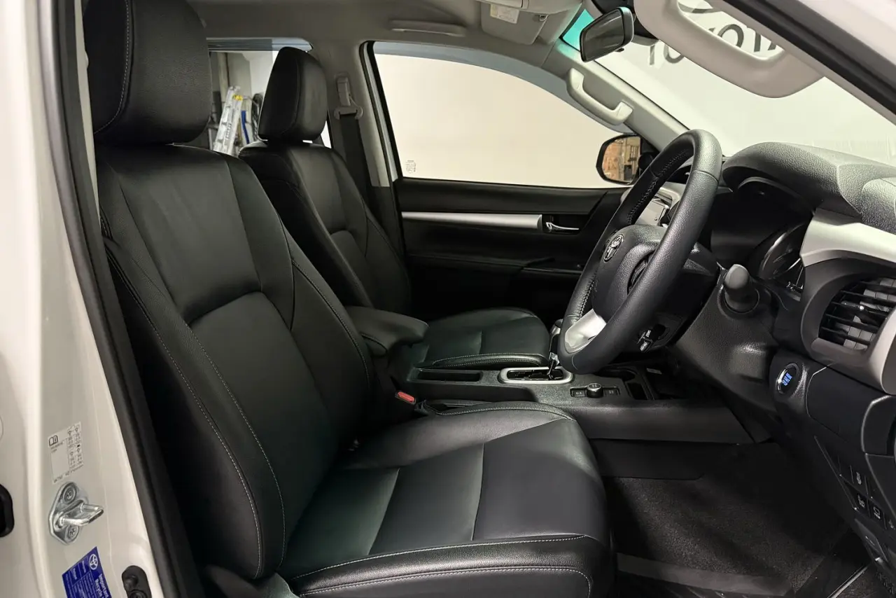 2025 Toyota Hilux Gallery Image 9