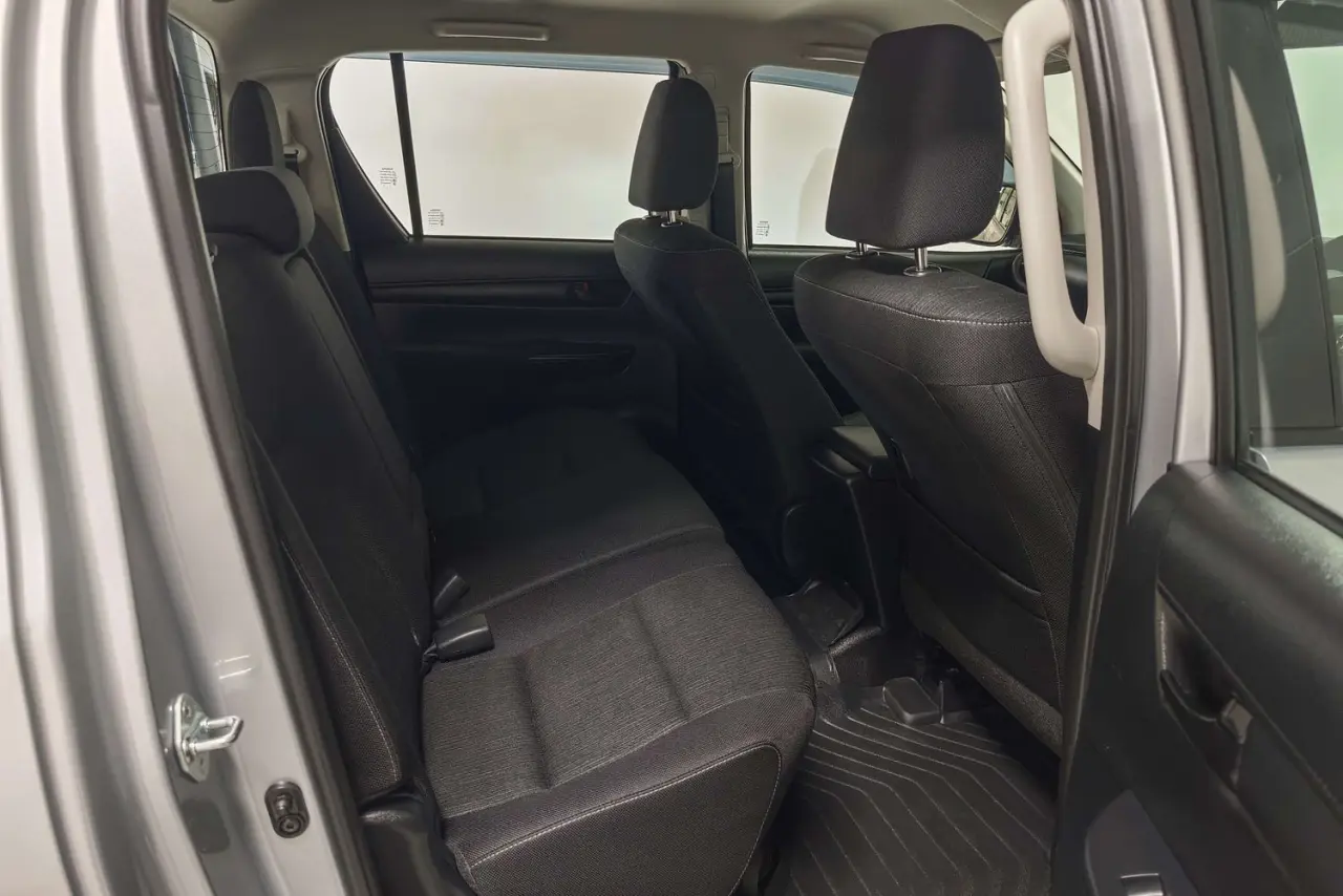 2025 Toyota Hilux Gallery Image 11