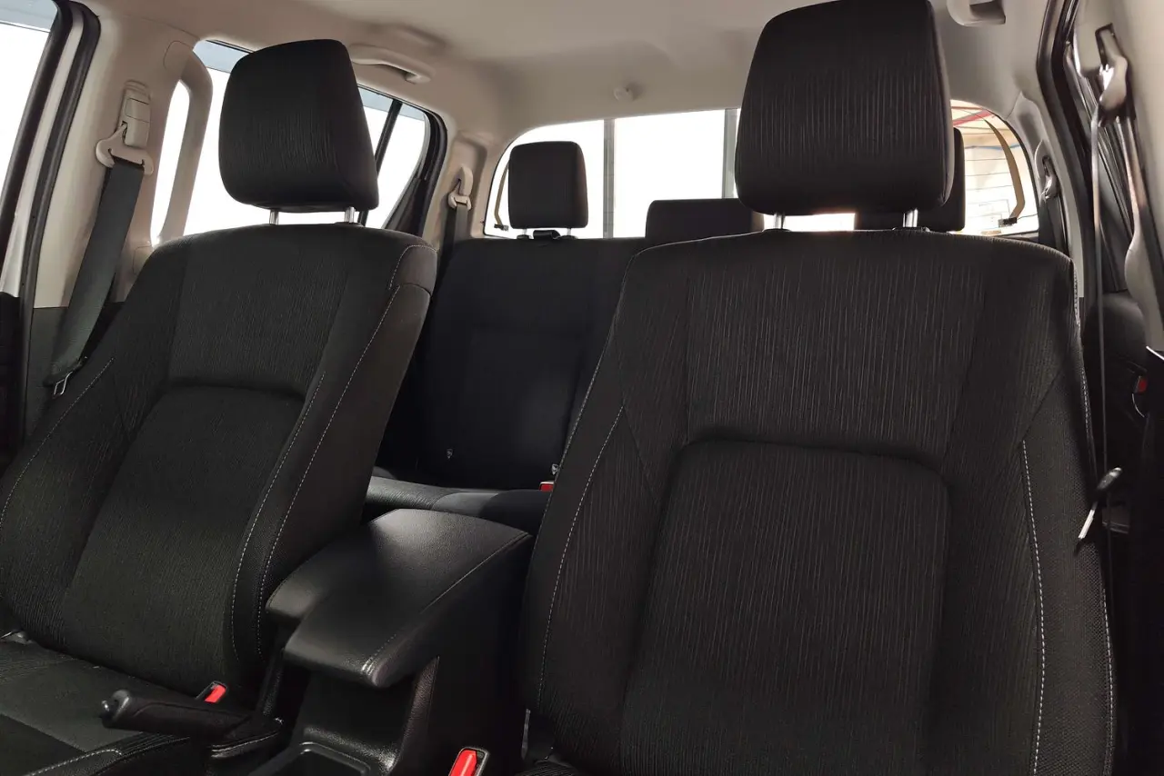 2025 Toyota Hilux Gallery Image 15