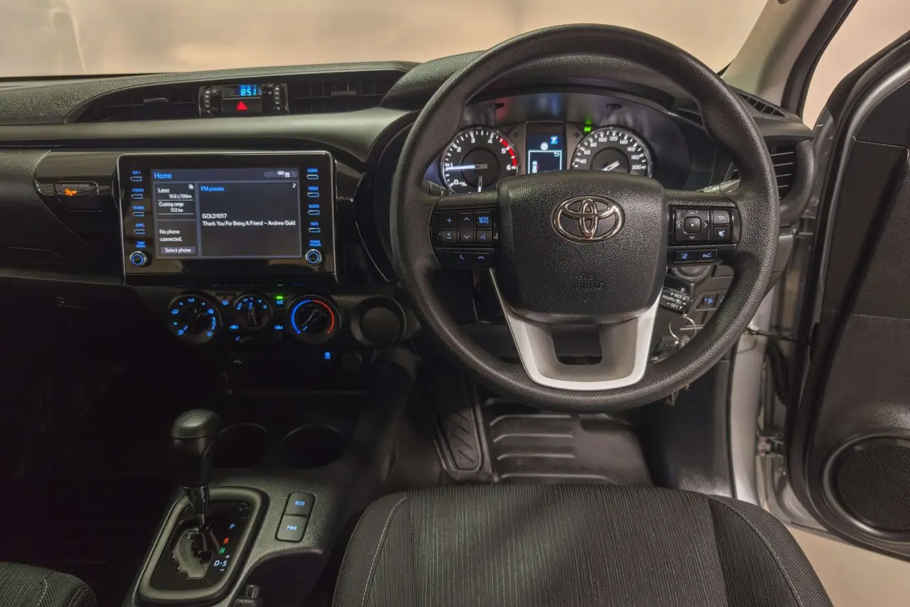 2025 Toyota Hilux Gallery Image 16