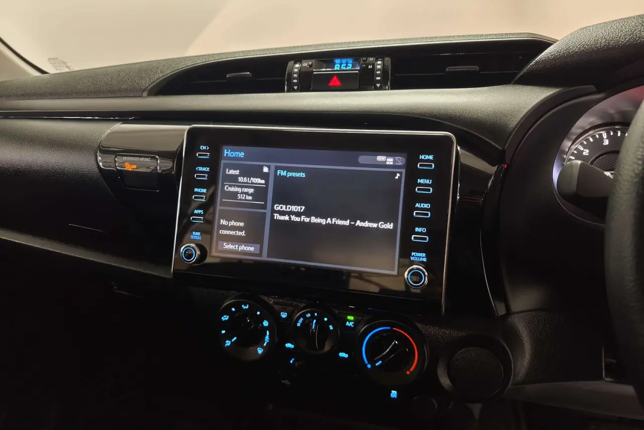 2025 Toyota Hilux Gallery Image 18