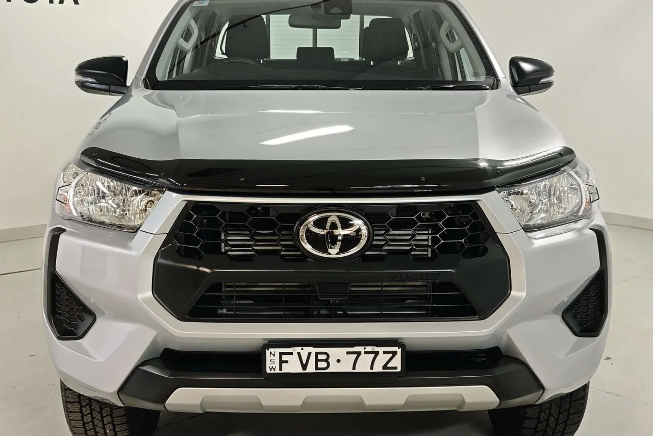 2025 Toyota Hilux Gallery Image 3