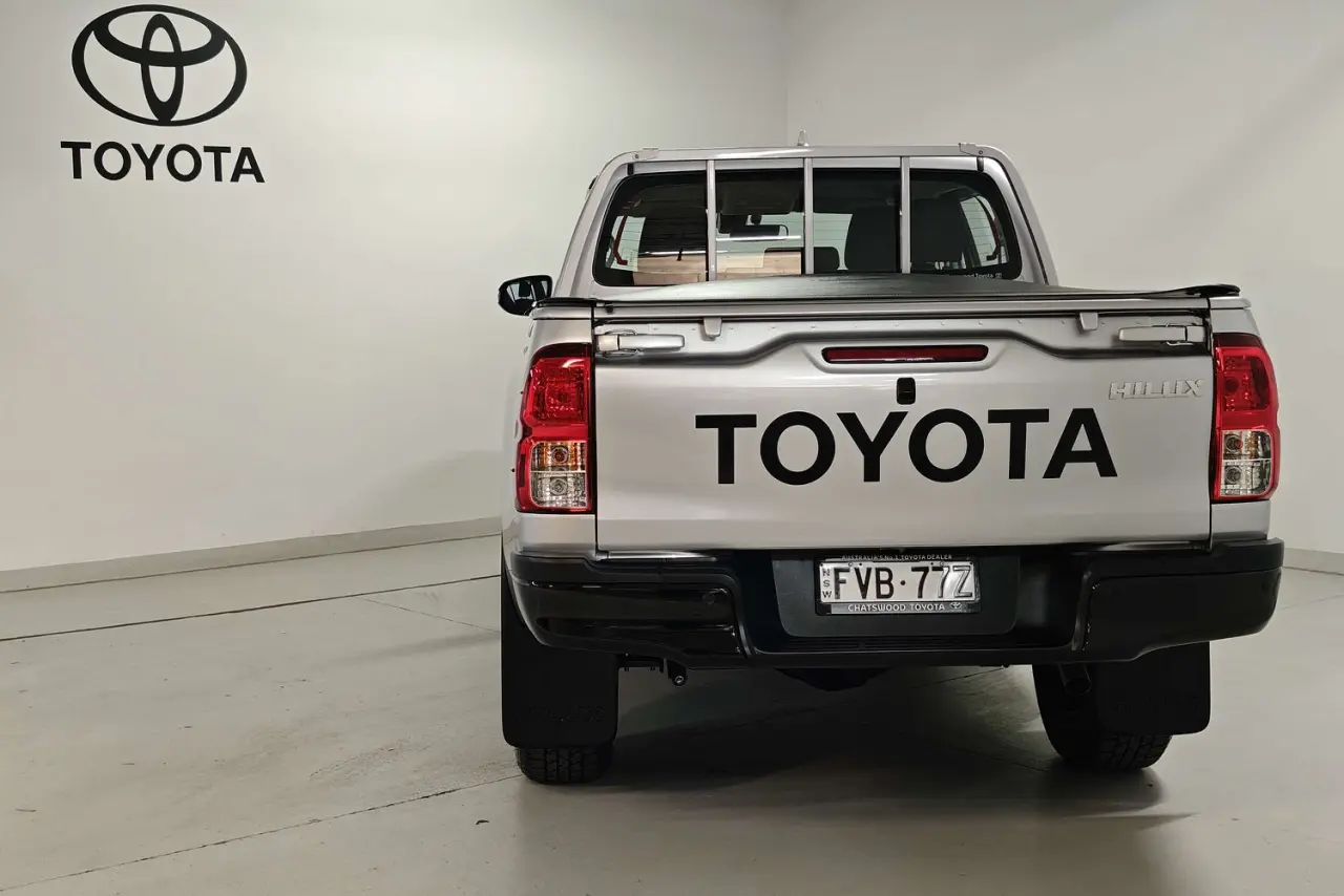 2025 Toyota Hilux Gallery Image 7