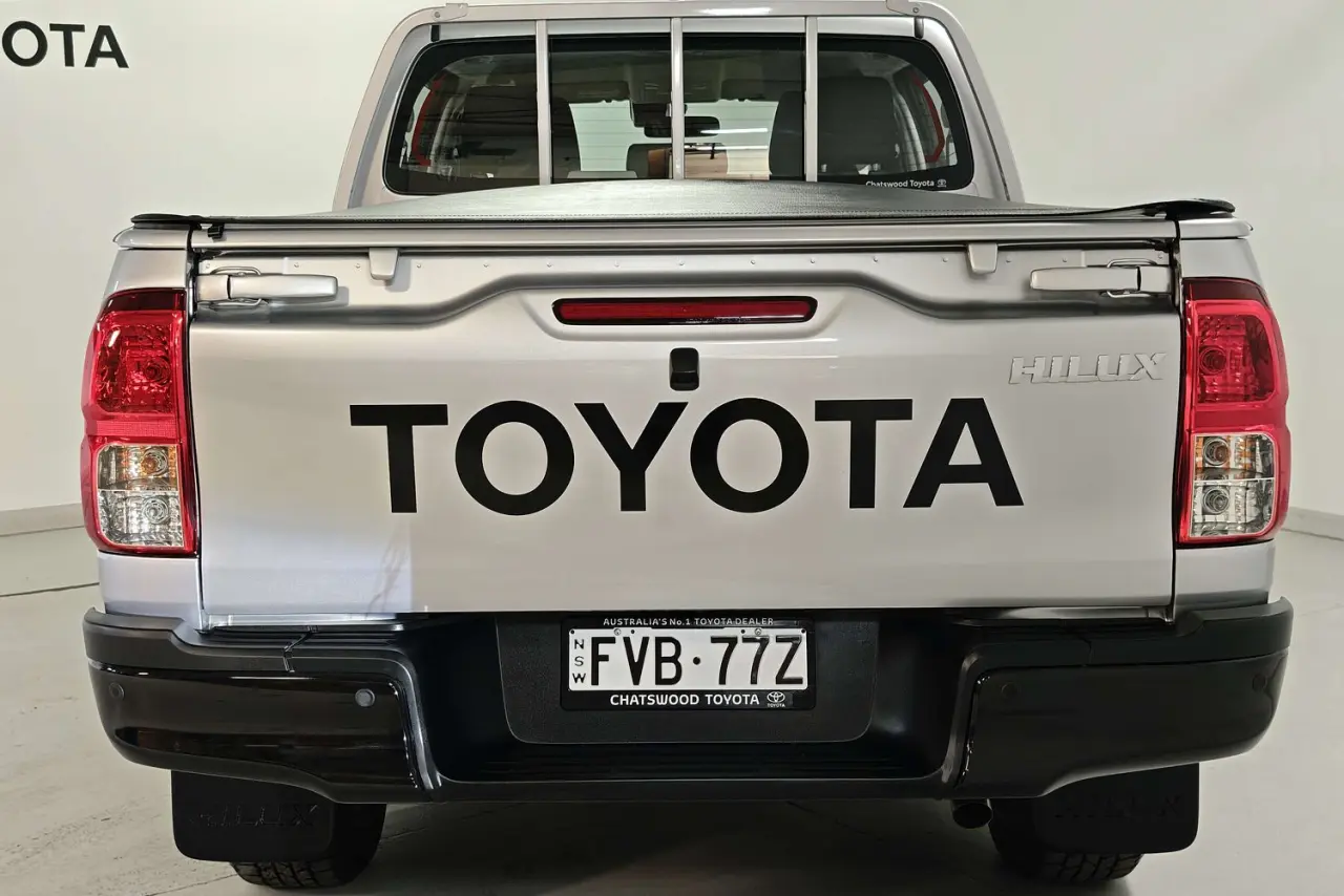 2025 Toyota Hilux Gallery Image 8