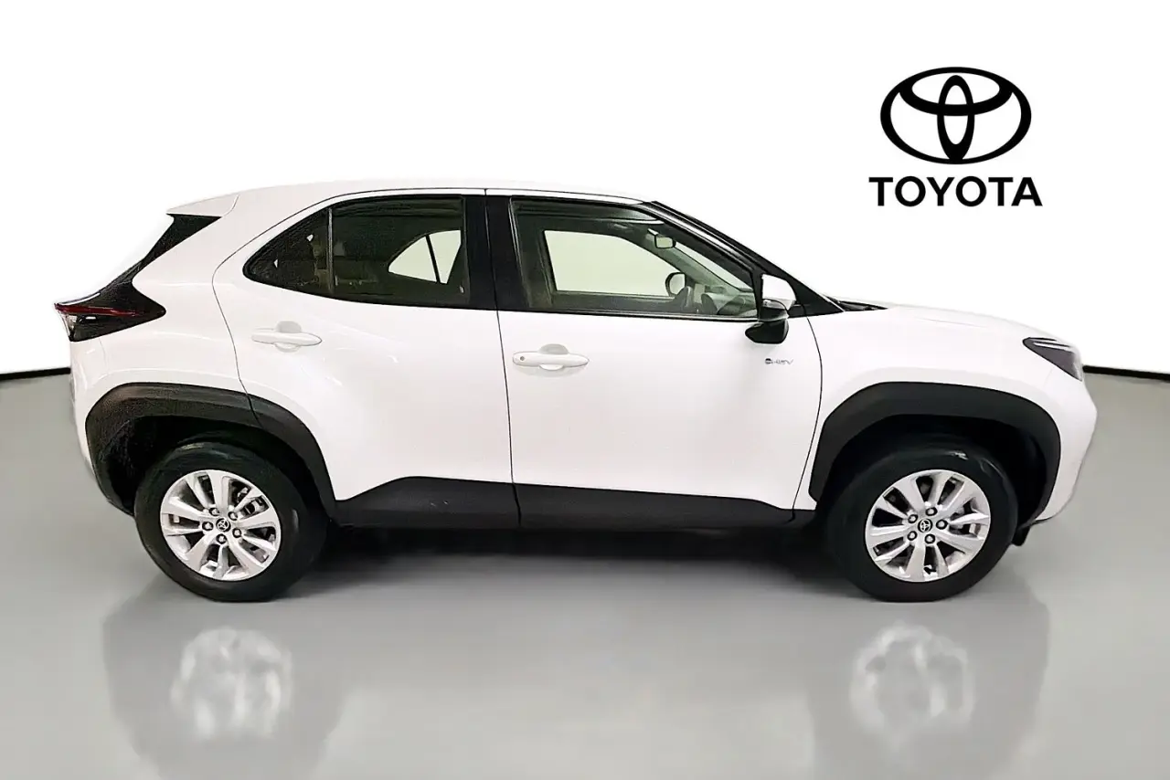 2025 Toyota Yaris Cross Gallery Image 11