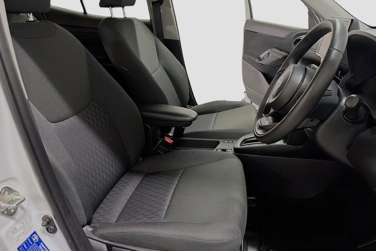 2025 Toyota Yaris Cross Gallery Image 13