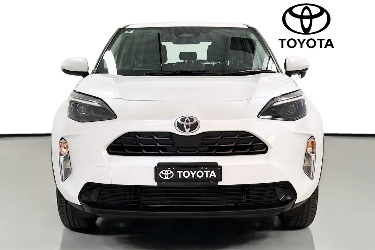 2025 Toyota Yaris Cross Gallery Image 2