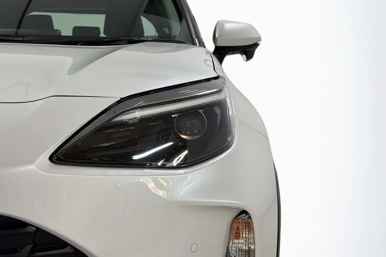 2025 Toyota Yaris Cross Gallery Image 3