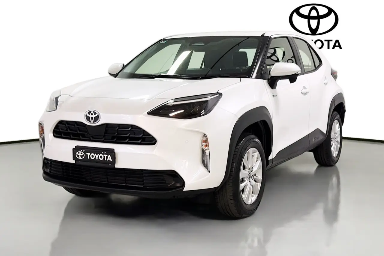2025 Toyota Yaris Cross Gallery Image 4
