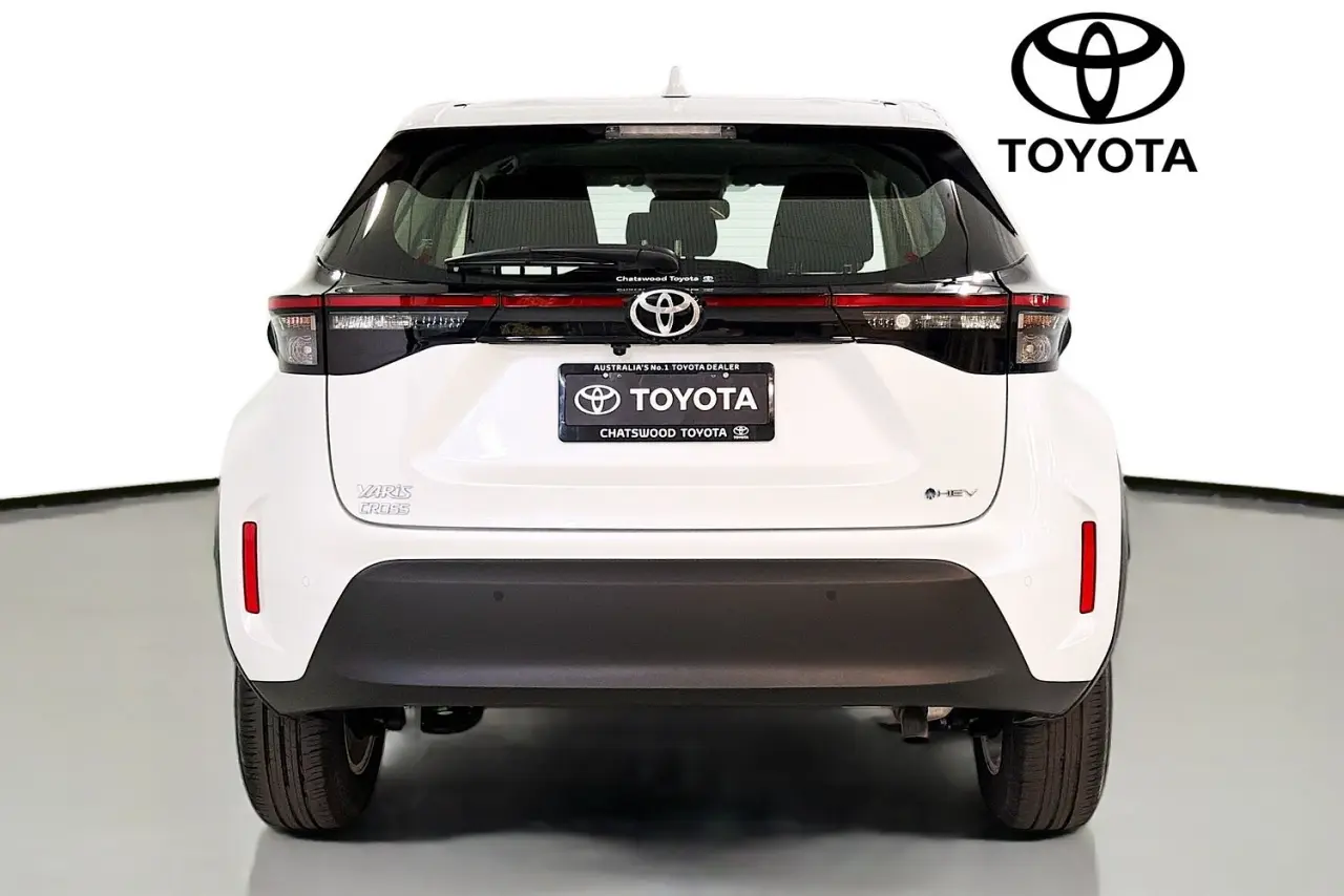 2025 Toyota Yaris Cross Gallery Image 7
