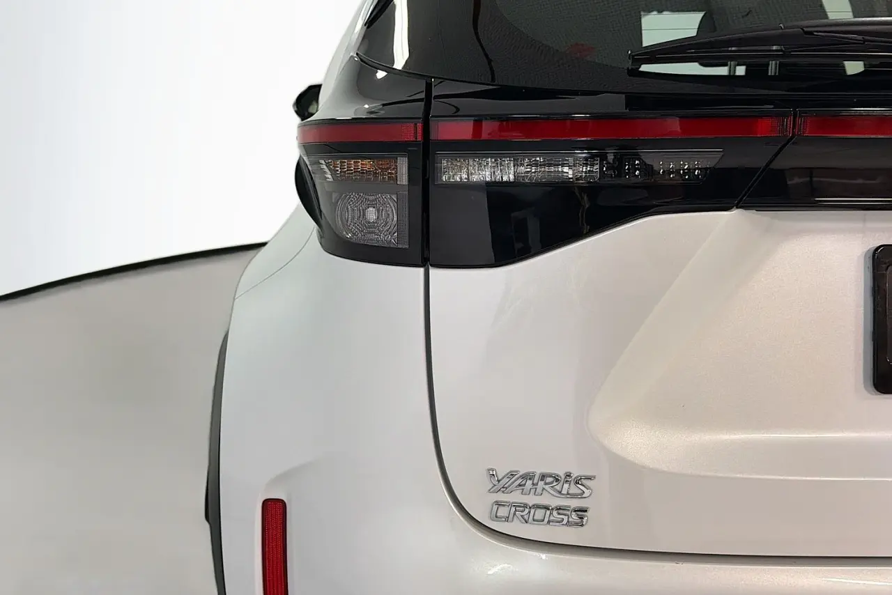 2025 Toyota Yaris Cross Gallery Image 8