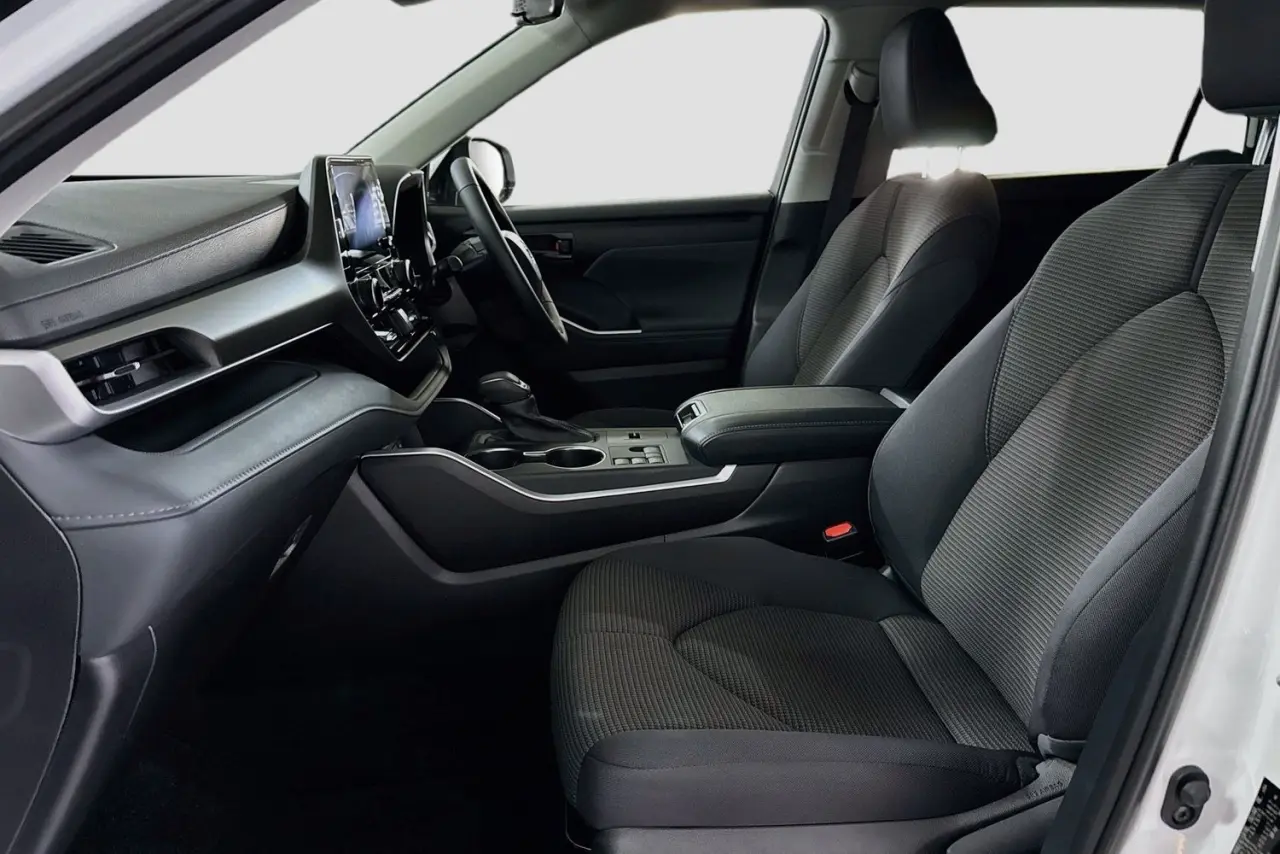 2025 Toyota Kluger Gallery Image 24