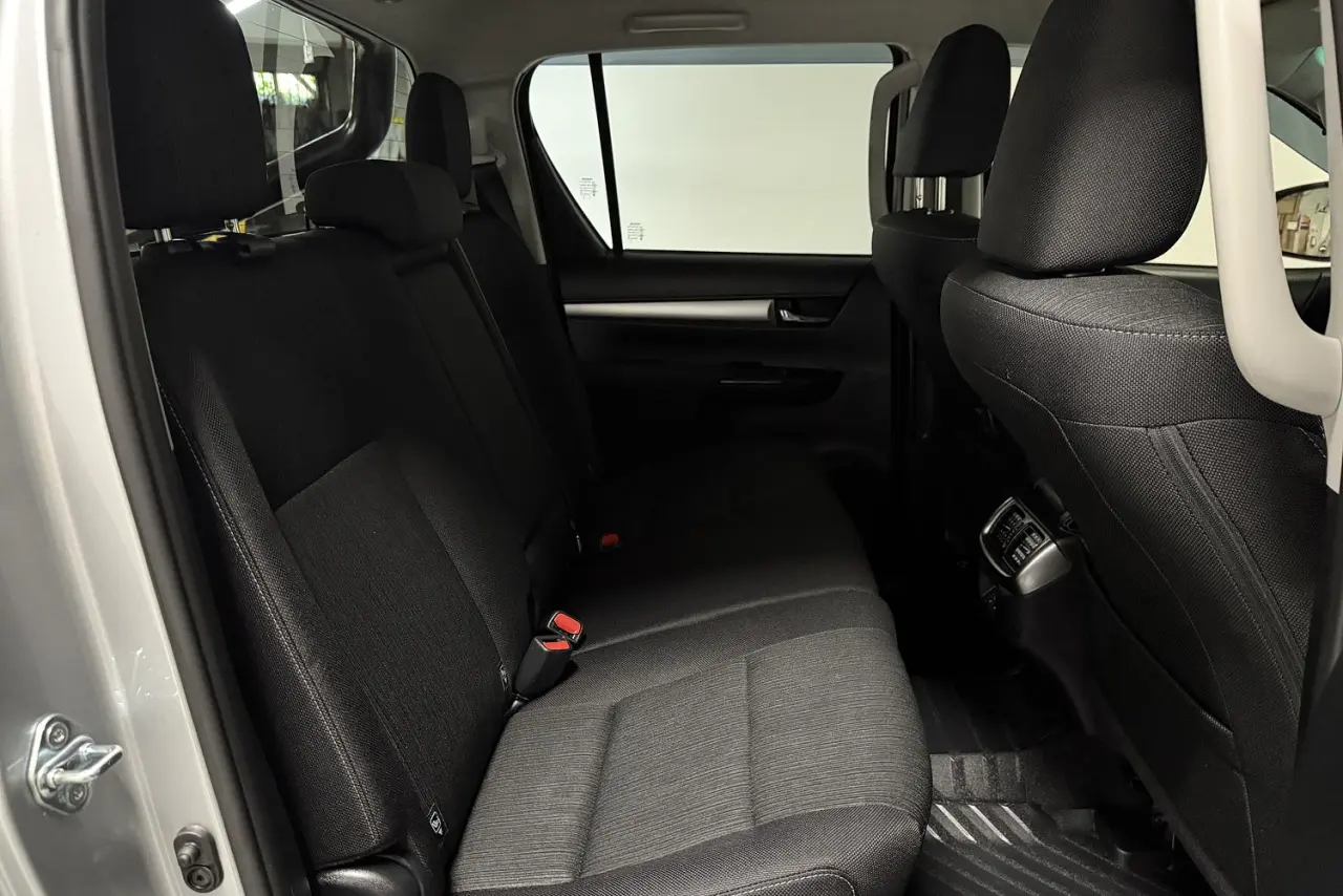 2025 Toyota Hilux Gallery Image 10