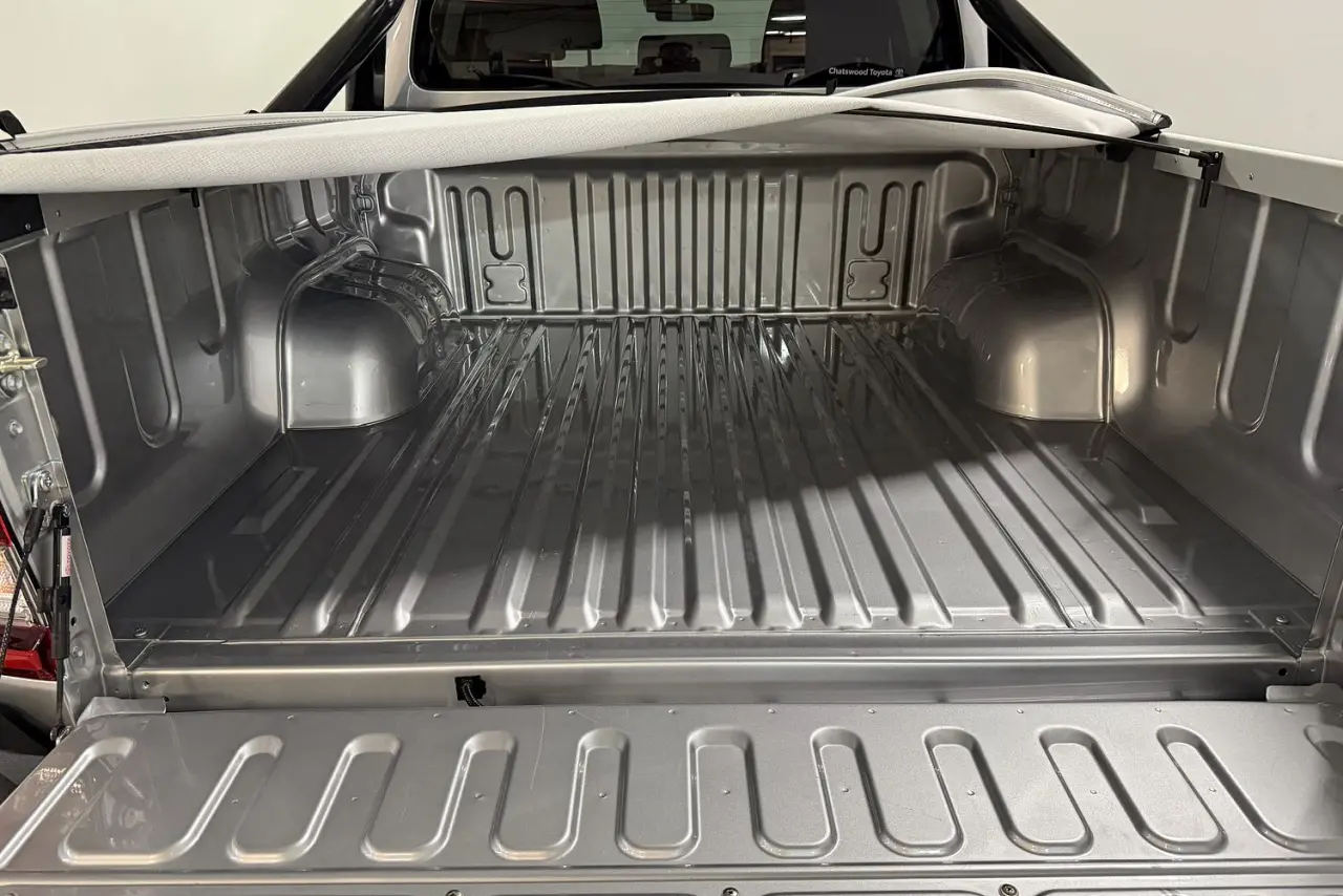 2025 Toyota Hilux Gallery Image 11