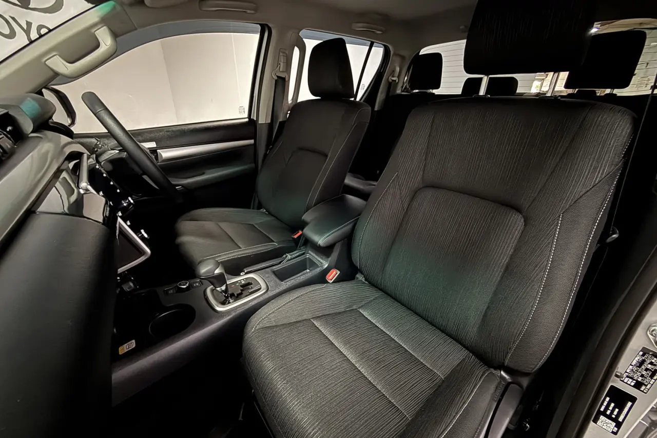 2025 Toyota Hilux Gallery Image 14