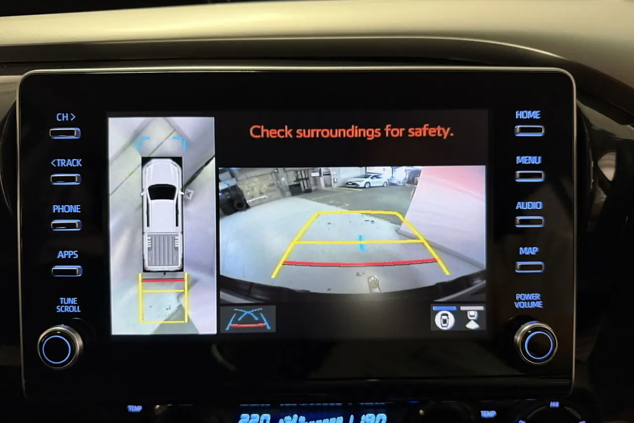 2025 Toyota Hilux Gallery Image 17