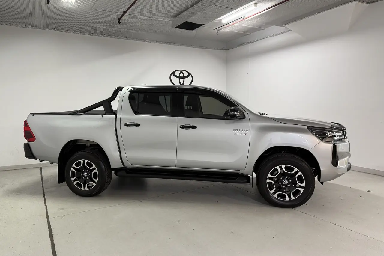 2025 Toyota Hilux Gallery Image 3