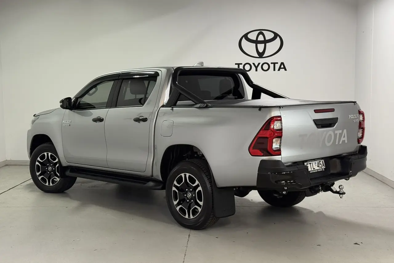 2025 Toyota Hilux Gallery Image 4