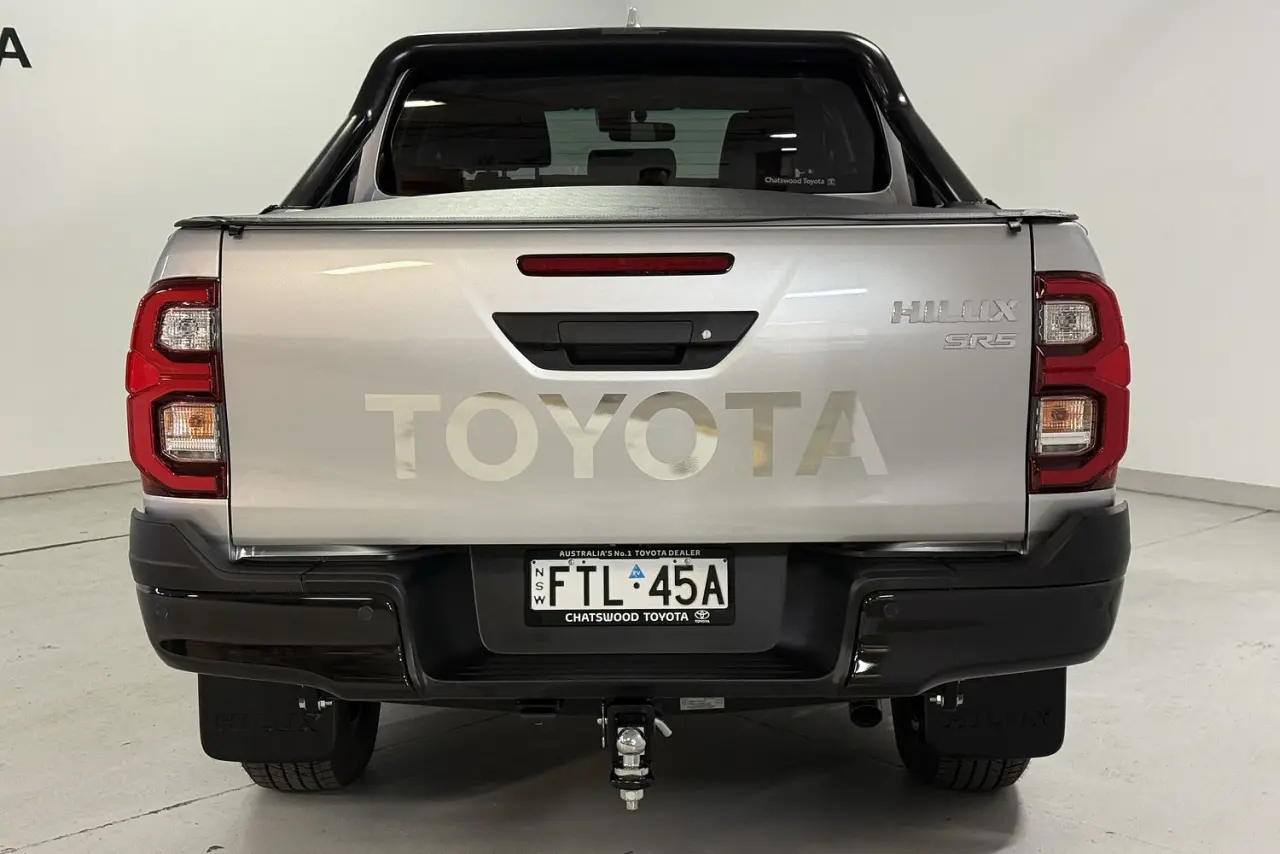 2025 Toyota Hilux Gallery Image 5
