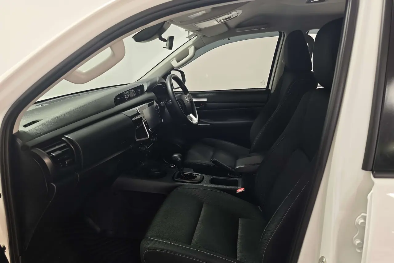 2025 Toyota Hilux Gallery Image 14