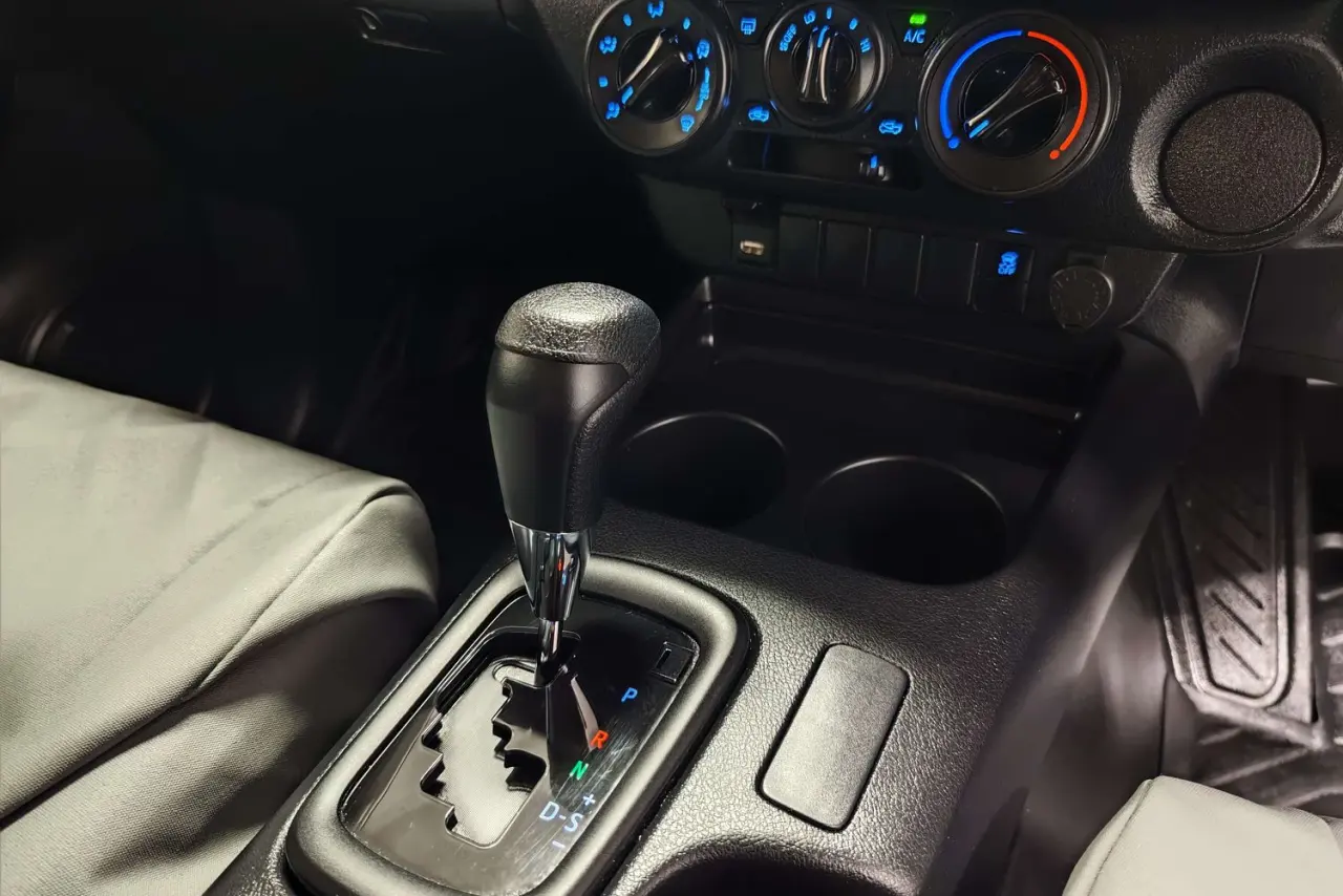 2025 Toyota Hilux Gallery Image 19