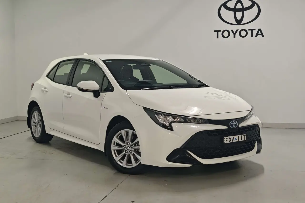 2025 Toyota Corolla Gallery Image 1