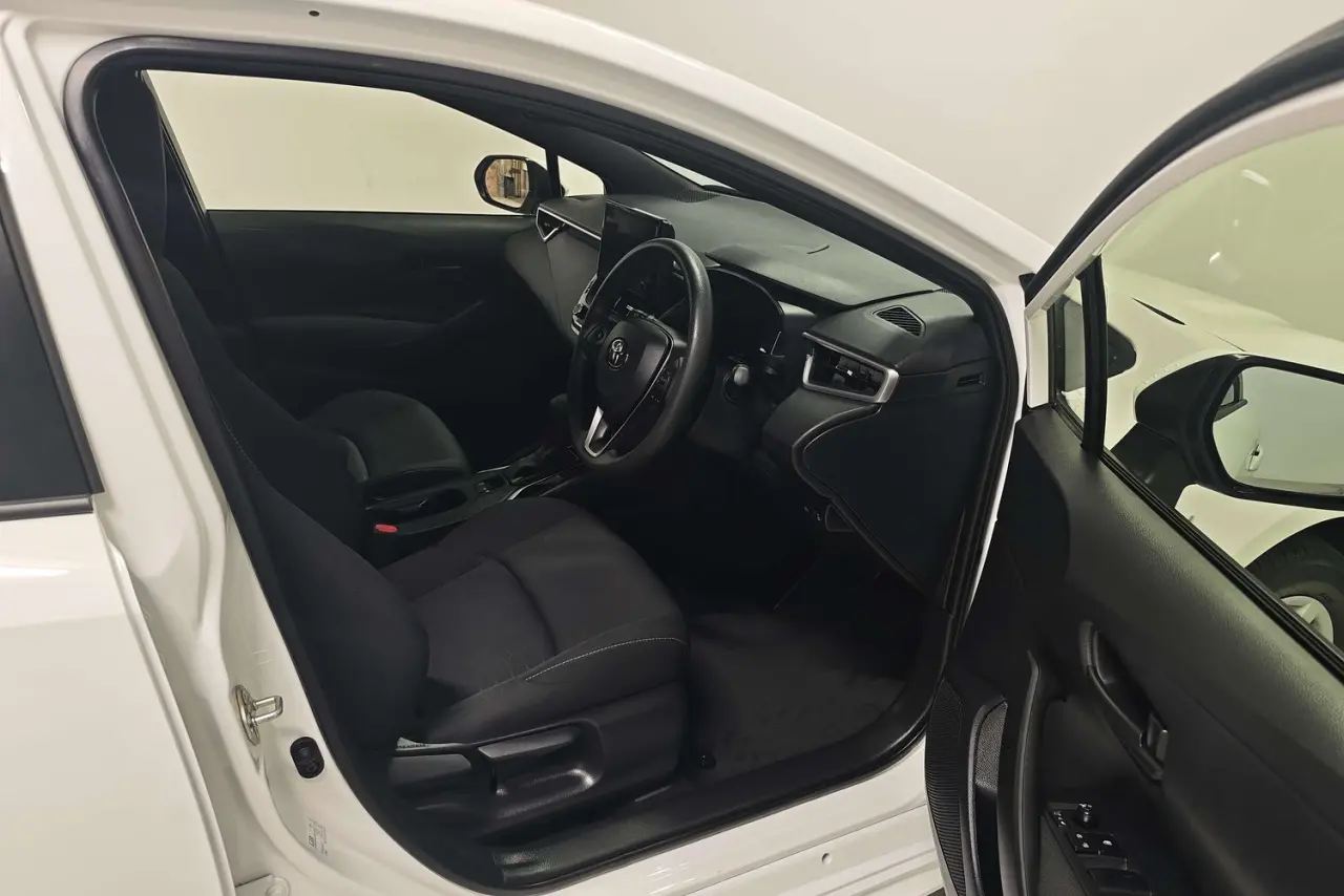 2025 Toyota Corolla Gallery Image 10