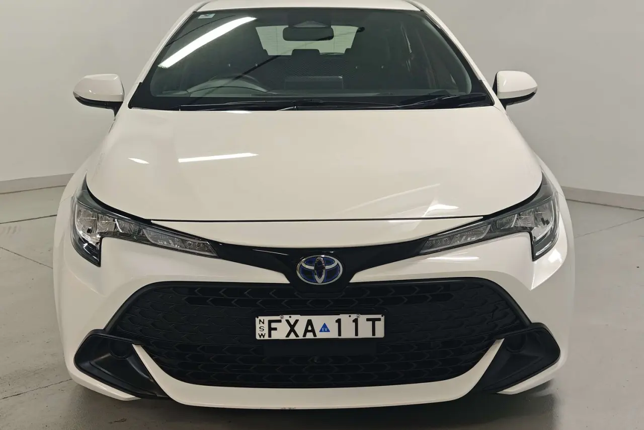 2025 Toyota Corolla Gallery Image 3