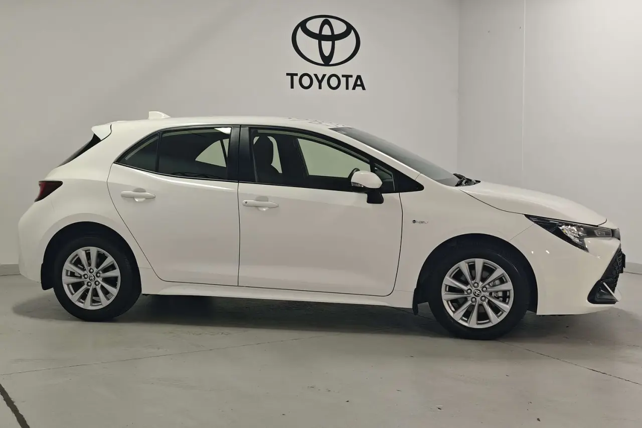 2025 Toyota Corolla Gallery Image 4