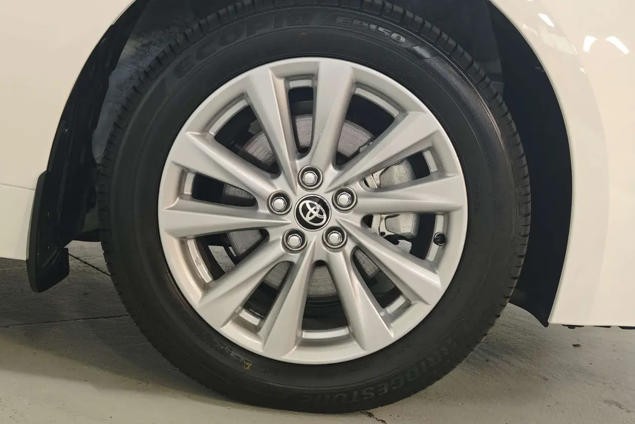 2025 Toyota Corolla Gallery Image 5