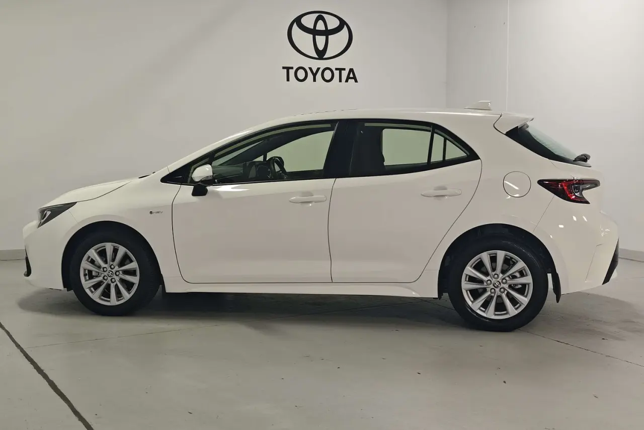 2025 Toyota Corolla Gallery Image 9