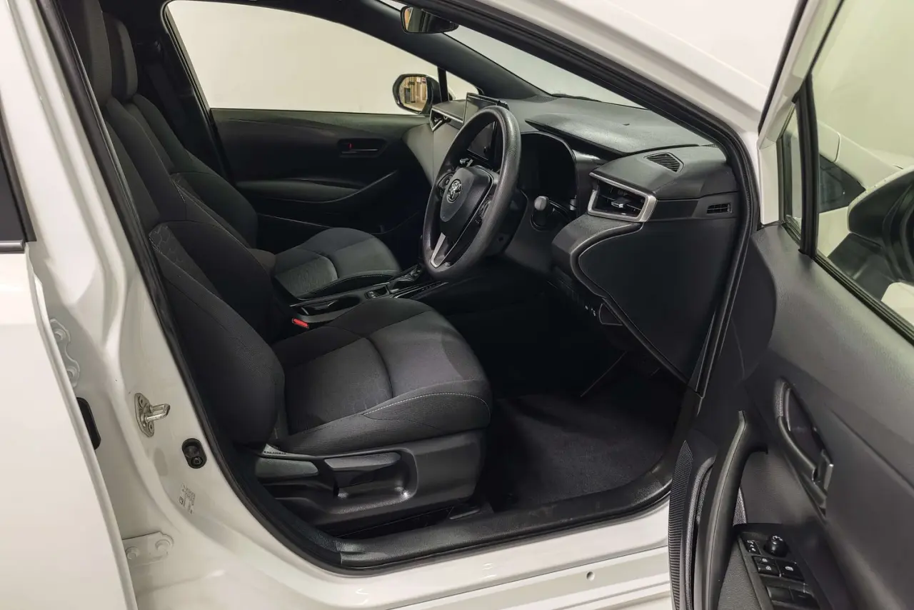 2025 Toyota Corolla Gallery Image 10