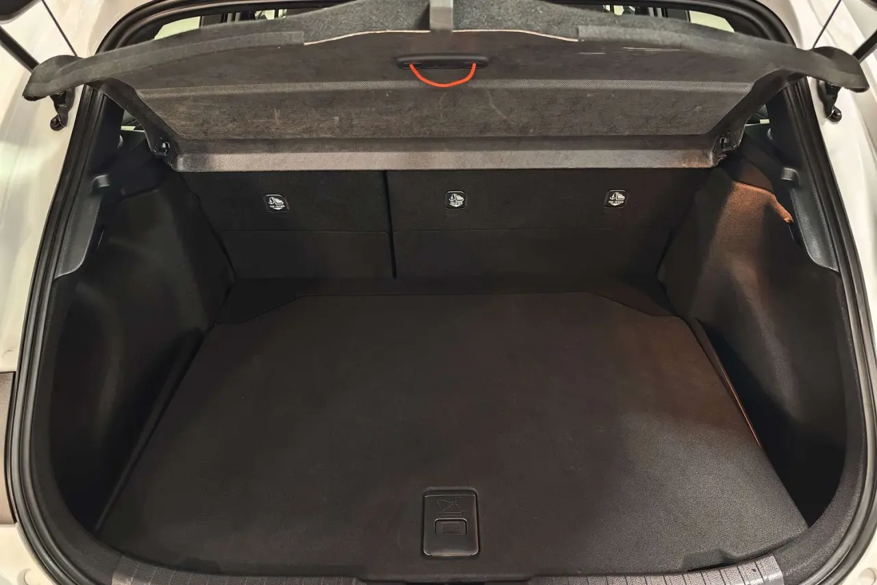 2025 Toyota Corolla Gallery Image 12