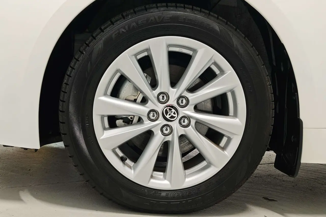 2025 Toyota Corolla Gallery Image 5