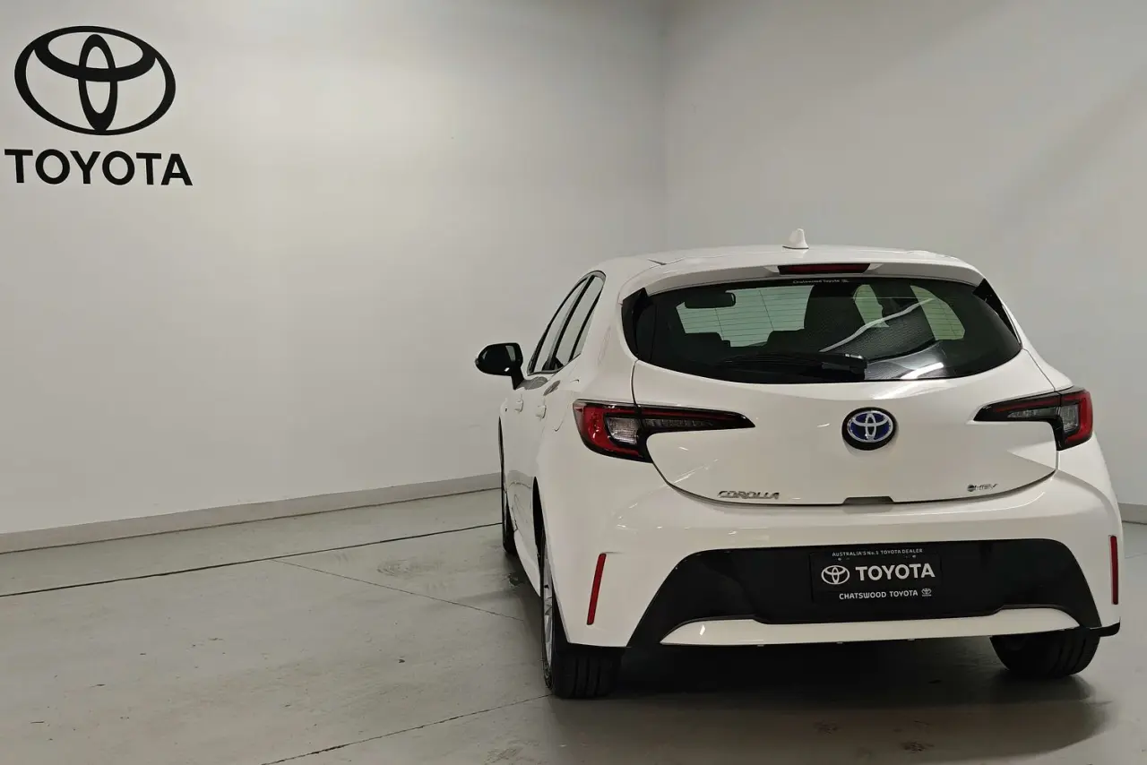 2025 Toyota Corolla Gallery Image 7