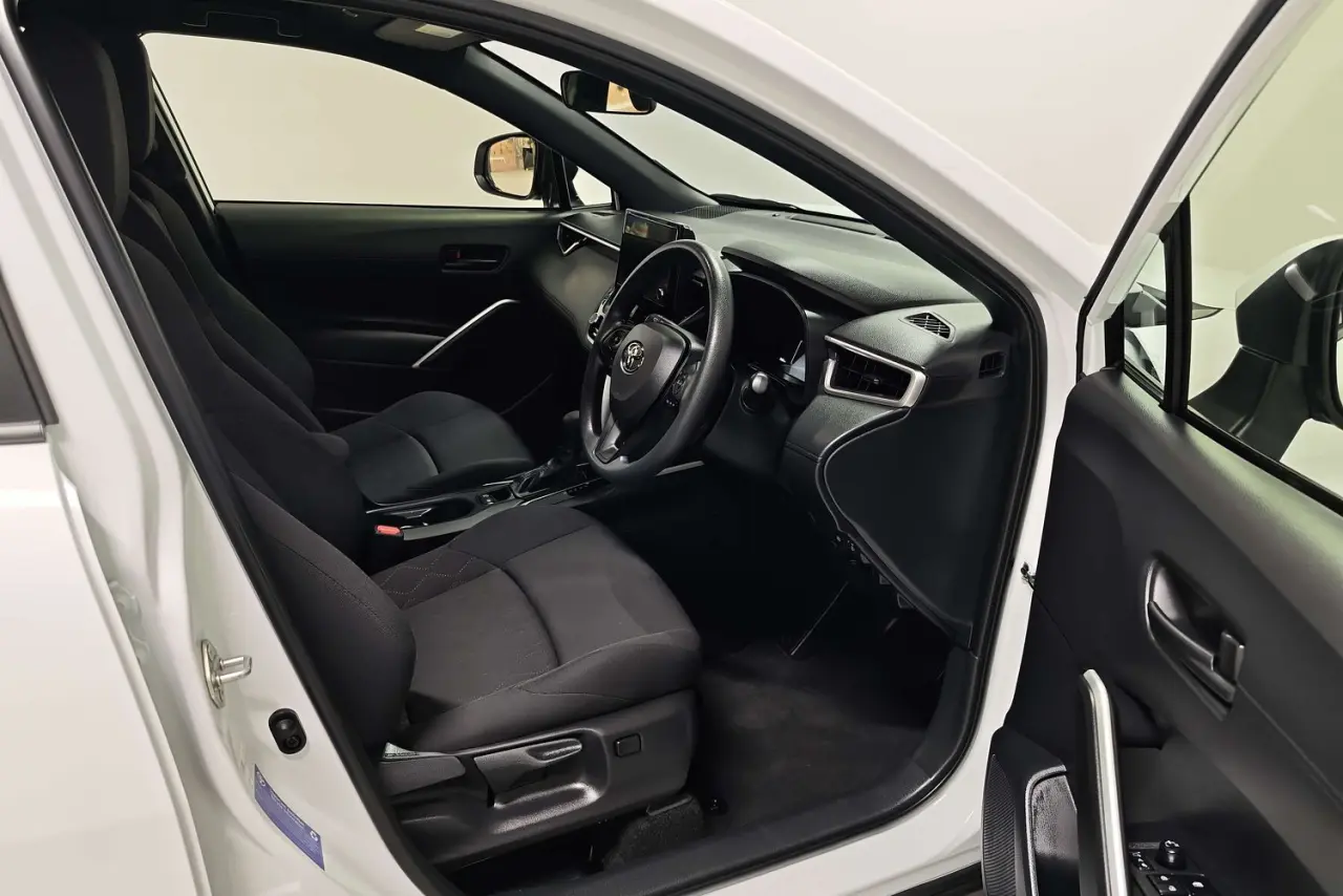 2025 Toyota Corolla Cross Gallery Image 10