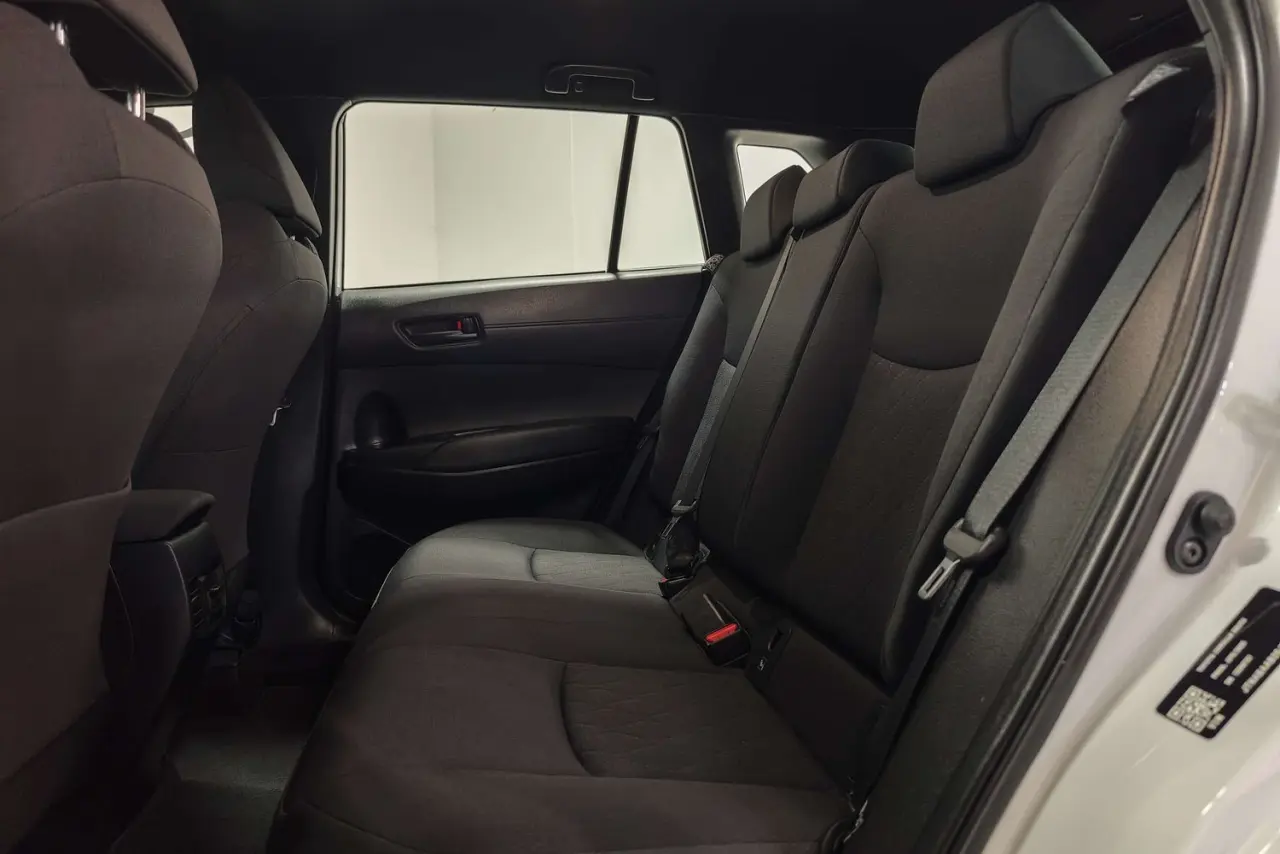 2025 Toyota Corolla Cross Gallery Image 13