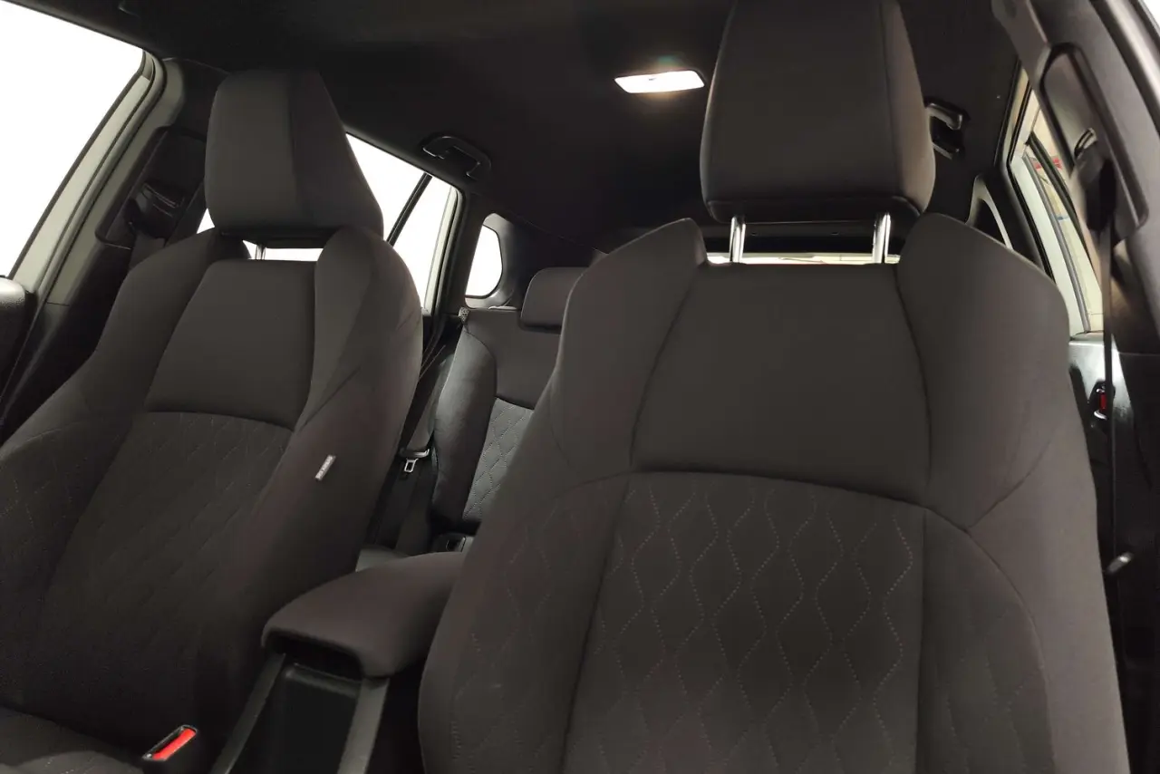 2025 Toyota Corolla Cross Gallery Image 15