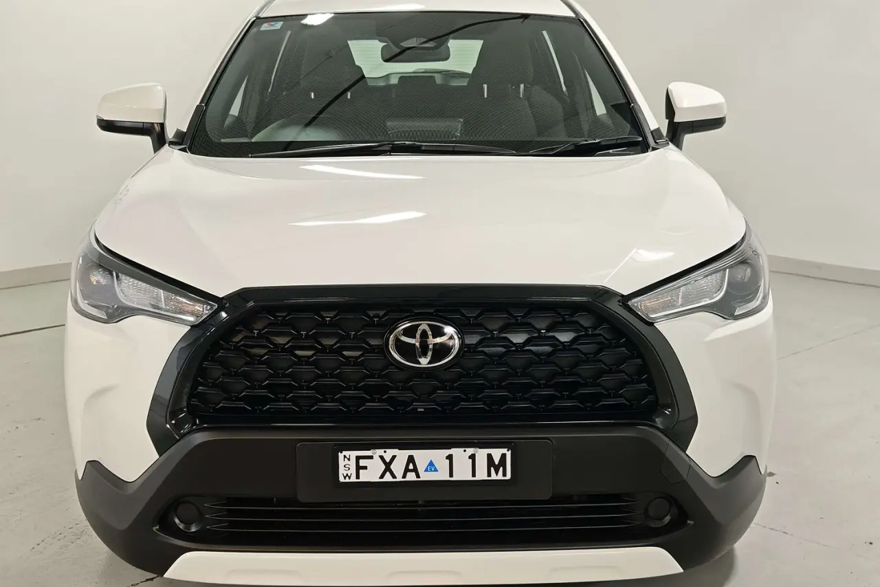 2025 Toyota Corolla Cross Gallery Image 3