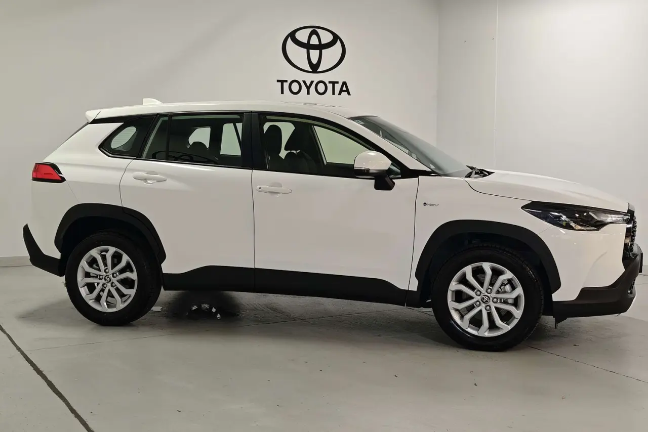 2025 Toyota Corolla Cross Gallery Image 4