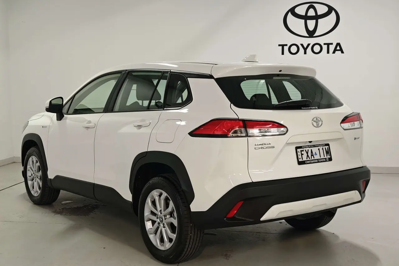 2025 Toyota Corolla Cross Gallery Image 6